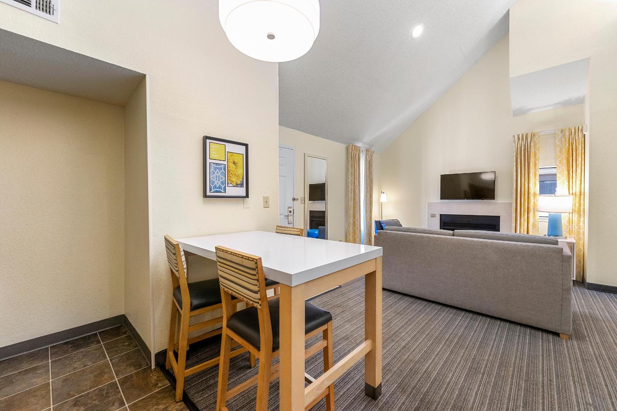 Avia Residences On Savoy - Extended 3* Dunwoody